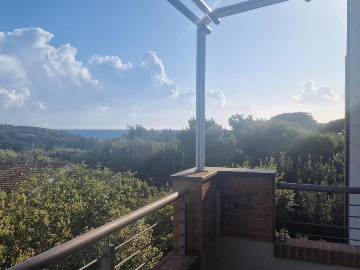 Villa La Cavaliera San Vincenzo Luaran gambar