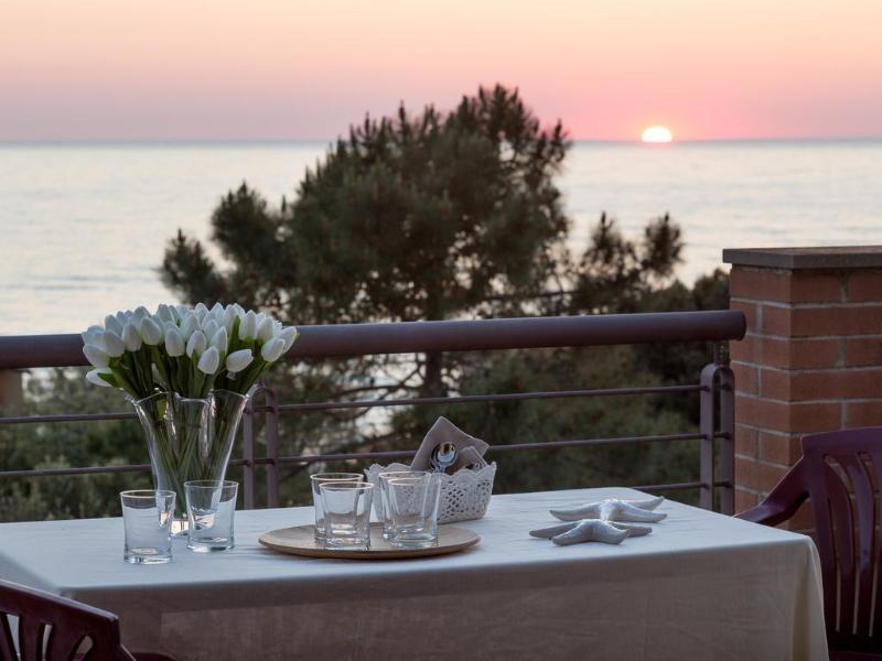 Villa La Cavaliera San Vincenzo Luaran gambar